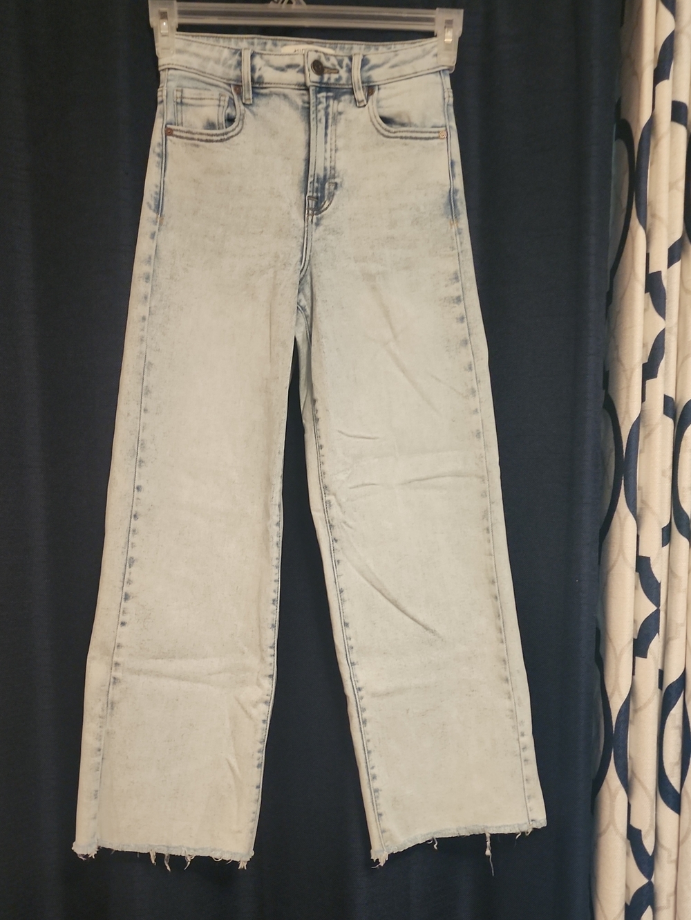High-Rise Wide-Leg Jeans in Light Wash Size 24